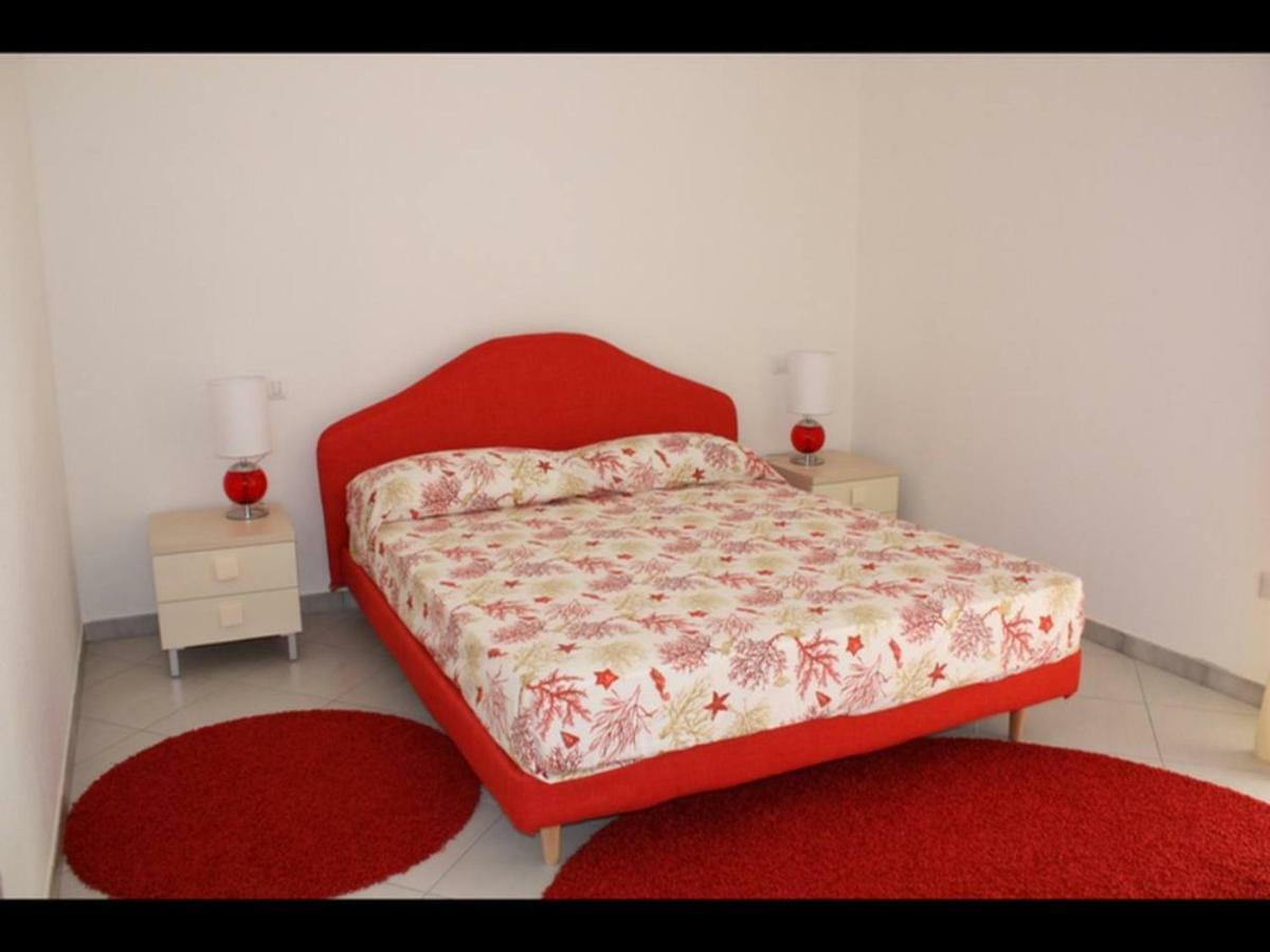 Vila Casa Ludovica A Porto Pino Exteriér fotografie