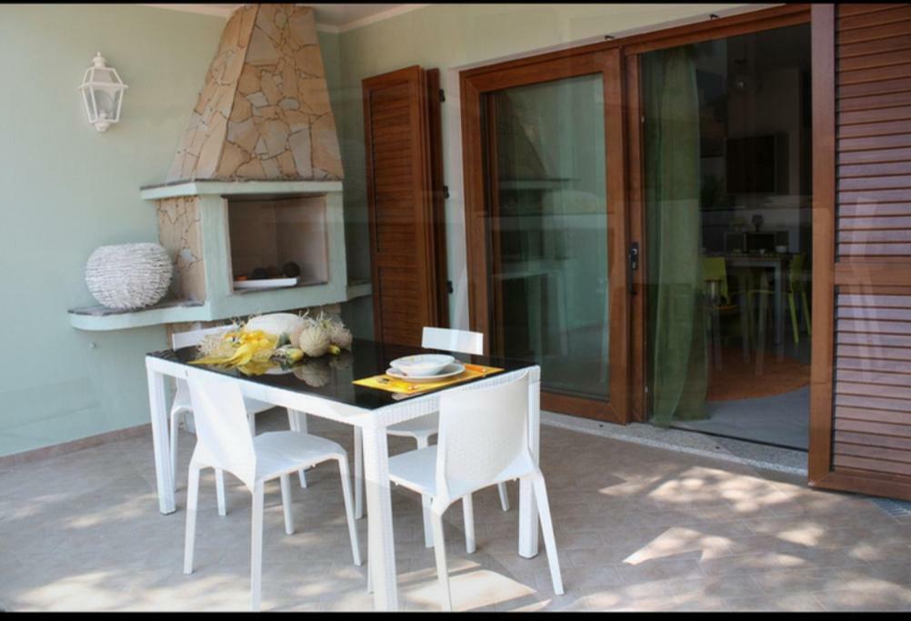 Vila Casa Ludovica A Porto Pino Exteriér fotografie